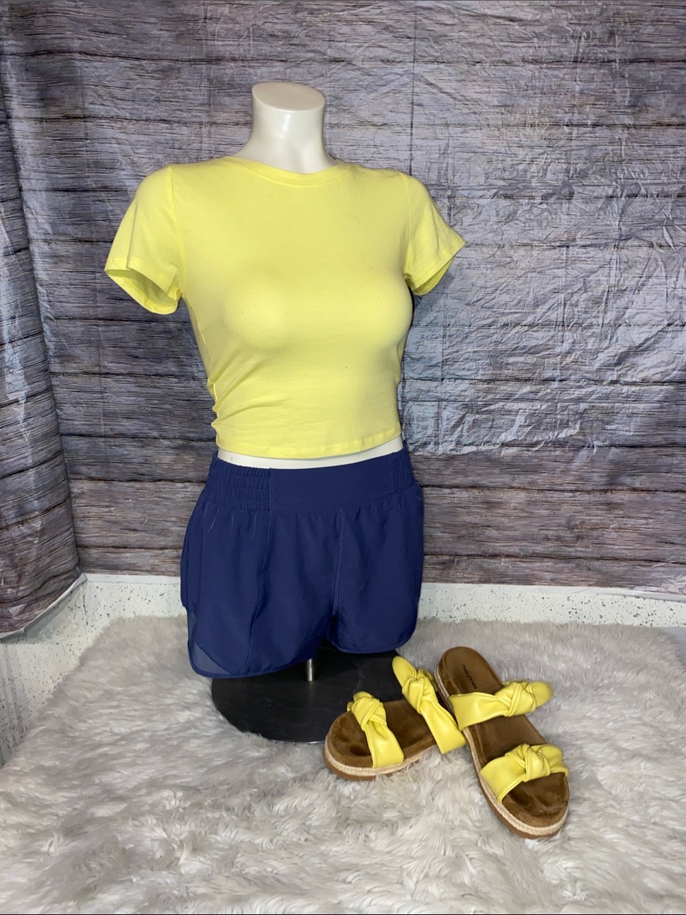 Bozzolo Yellow Crewneck Cropped Tee